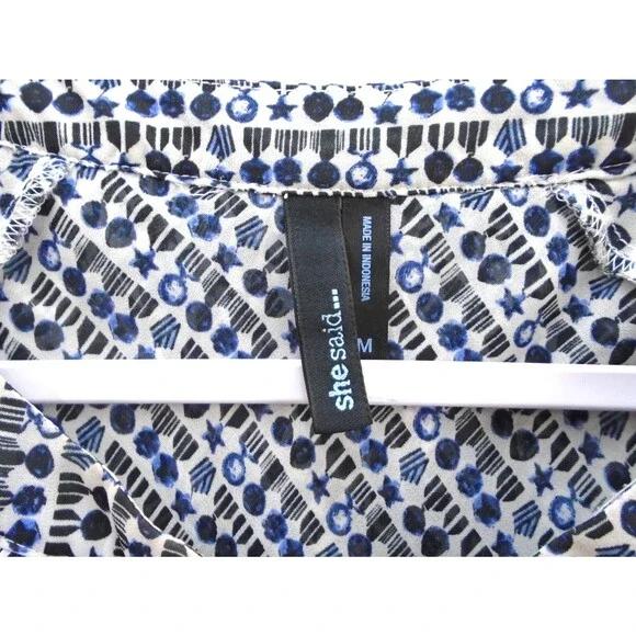 She Said Ruffle Womens Size M Short Sleeve Blouse Blue Shapes White - Picture 3 of 7